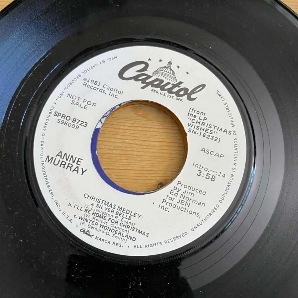 Anne Murray - Christmas Medley & Silver Bells SPRO-9723 45rpm VG R37